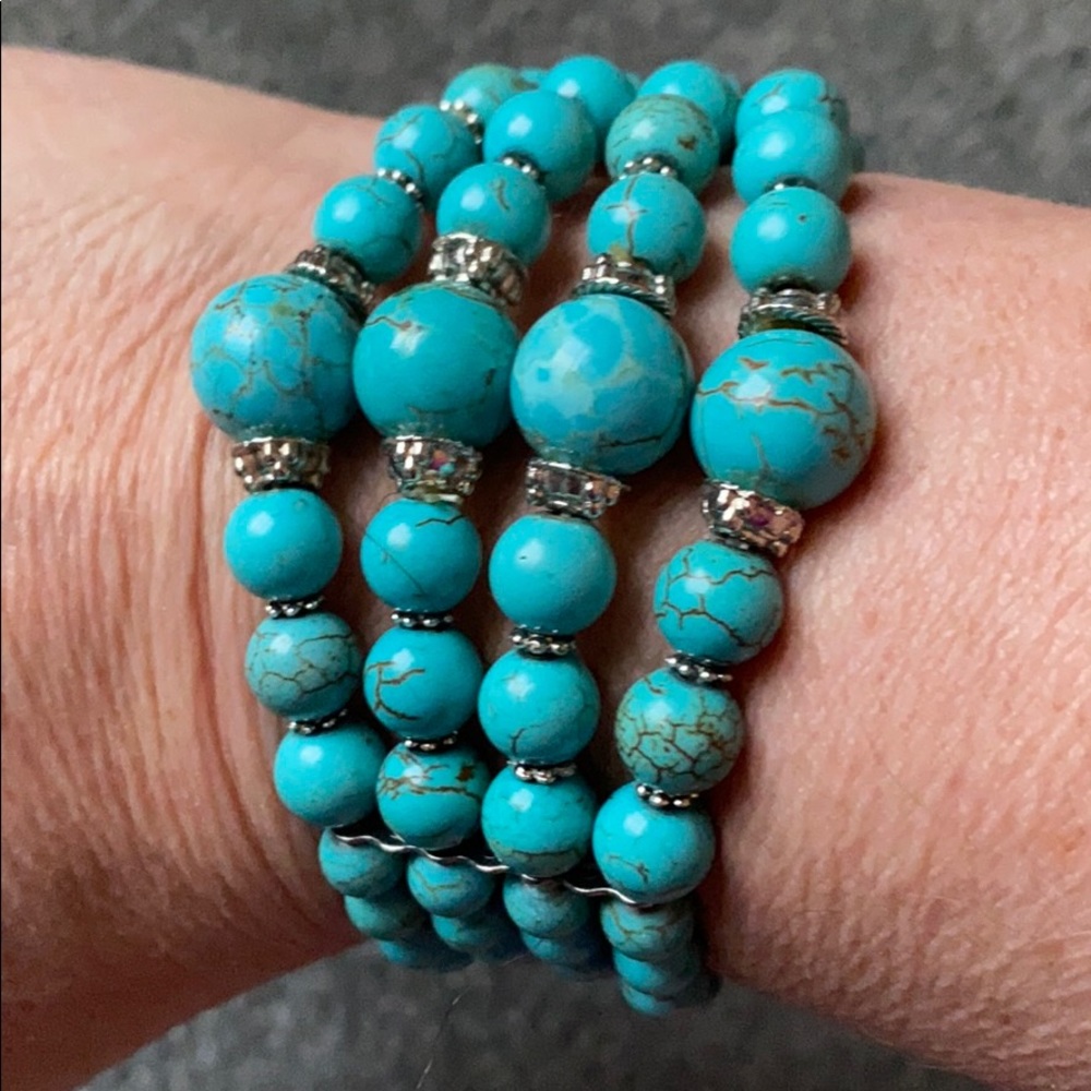 Turquoise bead bracelet
